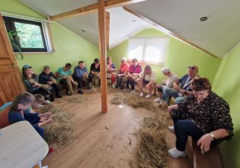 Ukraiņu ģimenes dodas iepazīst Latvijas dabu, kultūru un vēsturi pa Kurzemi un Latgali