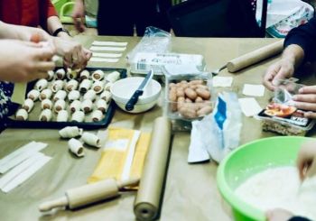 Kas ir un ar ko nodarbojas 