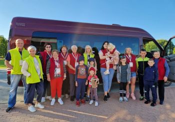 Ukraiņu ģimenes dodas iepazīst Latvijas dabu, kultūru un vēsturi pa Kurzemi un Latgali