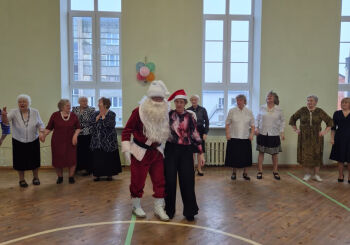 Ziemassvētku noskaņā atklātas Dienas centra “Kopā būt” telpas