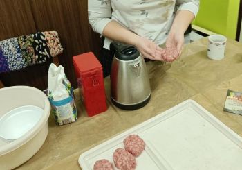 Kas ir un ar ko nodarbojas 