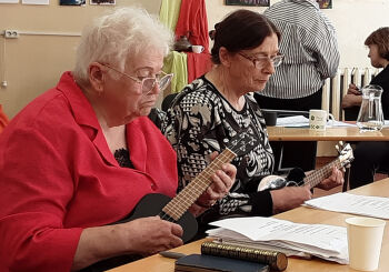 Kā aizrit radošās nodarbības Vidusdaugavas Senioru universitātē