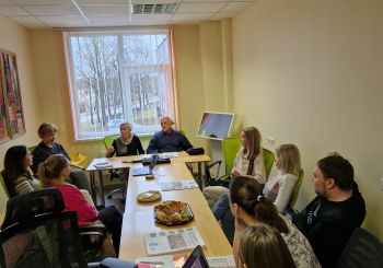 Pēc iedvesmojošiem kultūrorientējošajiem kursiem, ukraiņi sanāk kopā uz ideju tikšanos