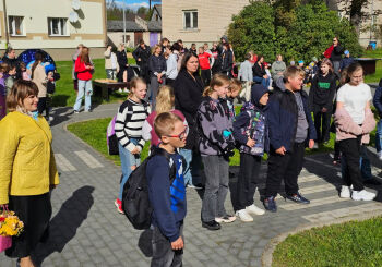 Kūku ciemā atklāta interaktīvā rekreācijas zona – jauna vieta izziņai, ģimenes atpūtai un kopienas saliedētībai