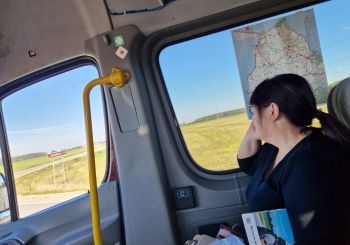 Ukraiņu ģimenes dodas iepazīst Latvijas dabu, kultūru un vēsturi pa Kurzemi un Latgali