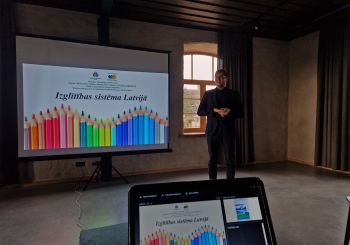 Kultūrorientējošu kursu laikā Ukrainas civiliedzīvotāji uzzina par izglītības un mūžizglītības iespējām Latvijā