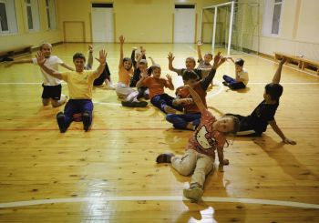 KULTŪRTANDĒMS: Ukraiņu un latviešu ģimenes piedalās ģimeņu nometnē “MĒS”