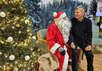 Ziemassvētku noskaņā atklātas Dienas centra “Kopā būt” telpas