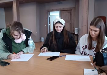 KULTŪRTANDĒMS: Kultūrorientācijas kurss. Latviskās tradīcijas un maizes cepšana amatu mājā “Rūķīši”