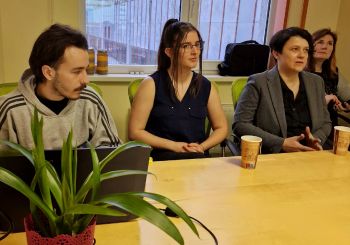 Interesenti, mediji un Eiropas brīvprātīgie