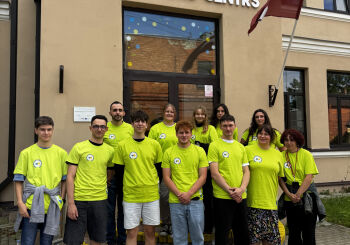 Eiropas Solidaritātes korpusa projekta “Volunteers Add Solidarity” ietvaros Jēkabpilī ieradušies 13 jaunieši no dažādām Eiropas valstīm