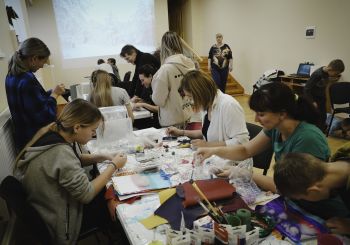 KULTŪRTANDĒMS: Ukraiņu un latviešu ģimenes piedalās ģimeņu nometnē “MĒS”