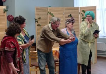 Ziemassvētki atnāk kopā ar aktieriem un jaunajiem mūziķiem