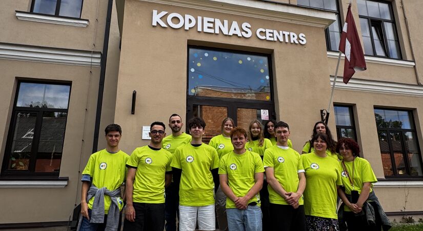 Eiropas Solidaritātes korpusa projekta “Volunteers Add Solidarity” ietvaros Jēkabpilī ieradušies 13 jaunieši no dažādām Eiropas valstīm