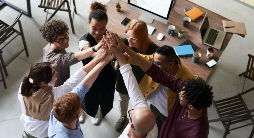 “Erasmus+” jaunatnes jomas projektiem 2023. gadā pieejami vairāk nekā 5 miljoni eiro