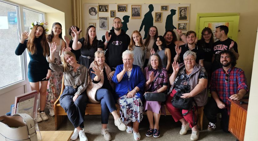 Noslēgusies grupu brīvprātīgā darba aktivitātē projektā  “Volunteers Add Inspiration”