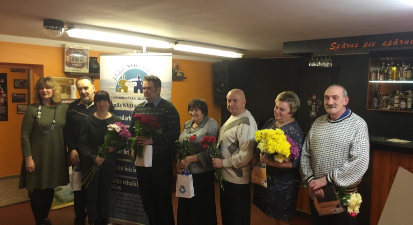 Brīvprātīgais darbs ir galvenais demokrātijas vingrinājums