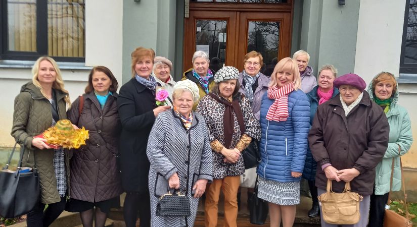 Seniori satiekas Aknīstē