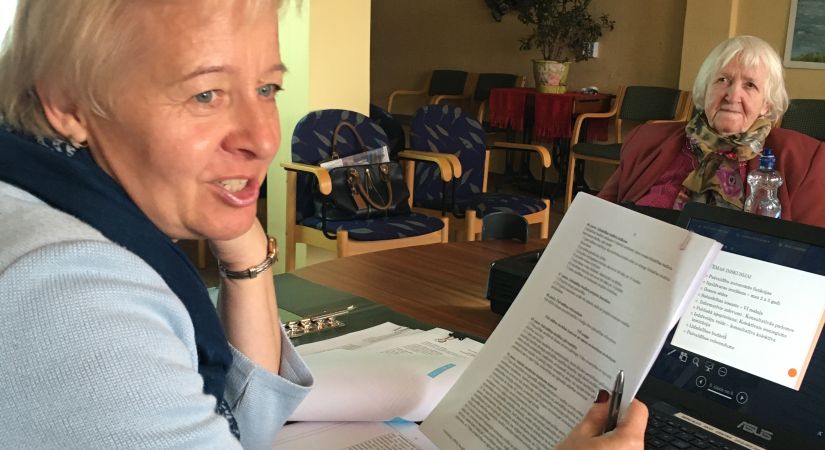 Ieinteresēti dalībnieki tiekas diskusijā par jauno Pašvaldību likumprojektu