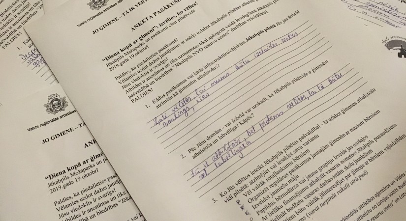 Apkopoti iedzīvotāju un ģimeņu viedokļi par ģimenēm draudzīgu vidi Jēkabpilī