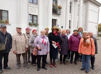 Dienas centra aktīvākie seniori apmeklē Preiļu senioru biedrību un centru