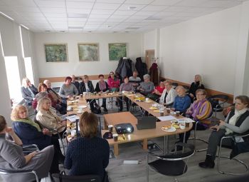 Jēkabpilī notiek biedrības “Vidusdaugavas NVO centrs” organizēta Latvijas senioru izglītības organizatoru tikšanās