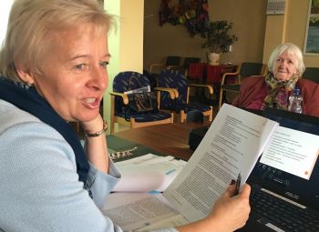 Ieinteresēti dalībnieki tiekas diskusijā par jauno Pašvaldību likumprojektu