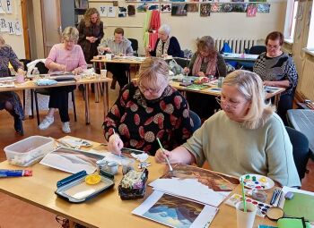 Kā aizrit radošās nodarbības Vidusdaugavas Senioru universitātē