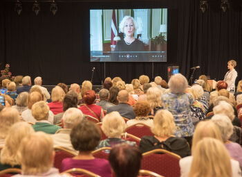 Senioru festivāls Kuldīgā: Latvijā ir jāattīsta senioru skolu tīkls